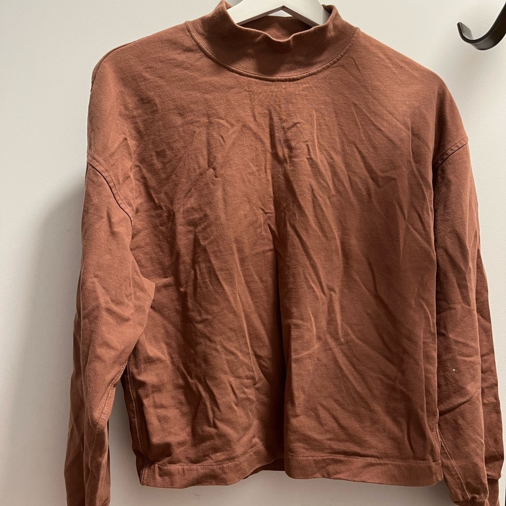 Uniqlo long sleeve T shirt